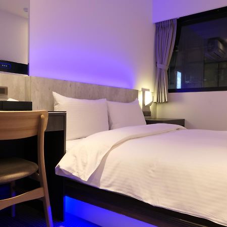 泊居旅店二館 Oursinn Hotel 2 Тайпей Екстериор снимка