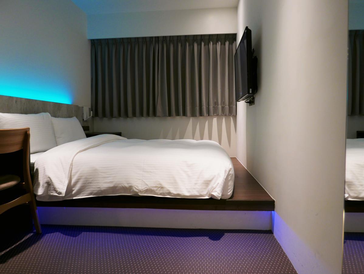 泊居旅店二館 Oursinn Hotel 2 Тайпей Екстериор снимка