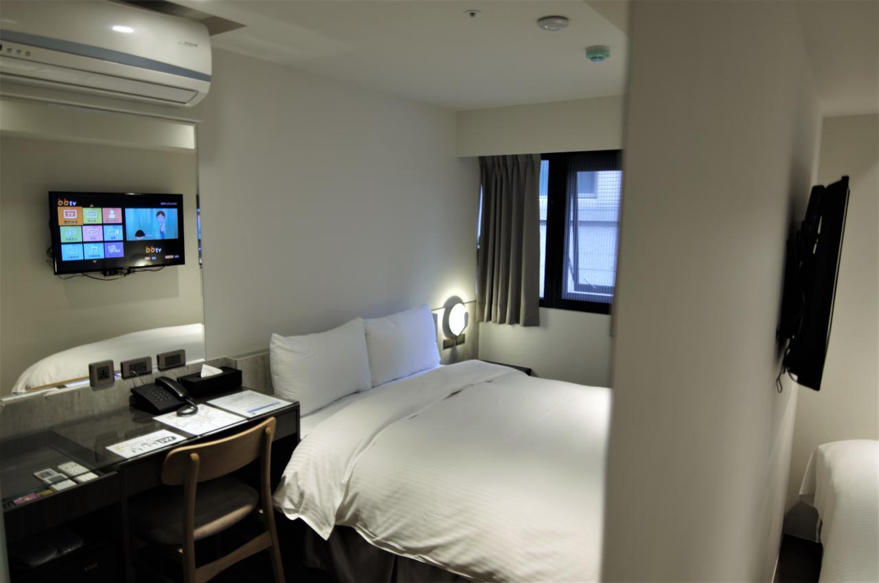 泊居旅店二館 Oursinn Hotel 2 Тайпей Екстериор снимка