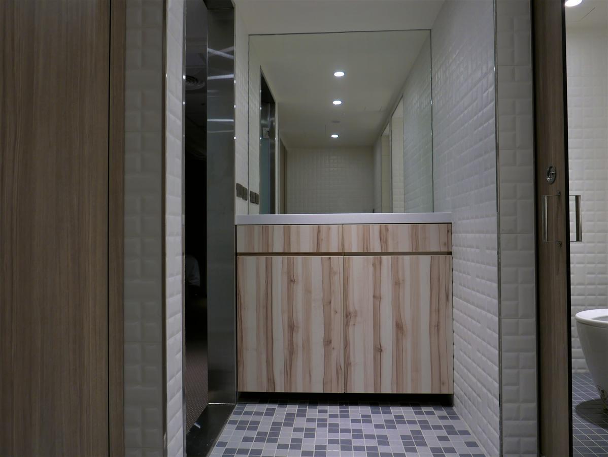 泊居旅店二館 Oursinn Hotel 2 Тайпей Екстериор снимка