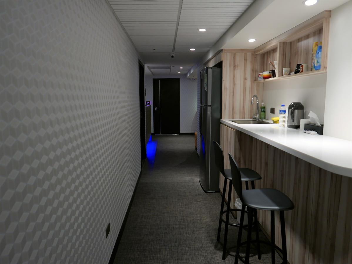 泊居旅店二館 Oursinn Hotel 2 Тайпей Екстериор снимка