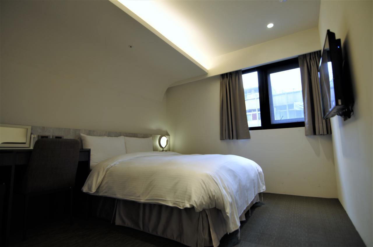 泊居旅店二館 Oursinn Hotel 2 Тайпей Екстериор снимка