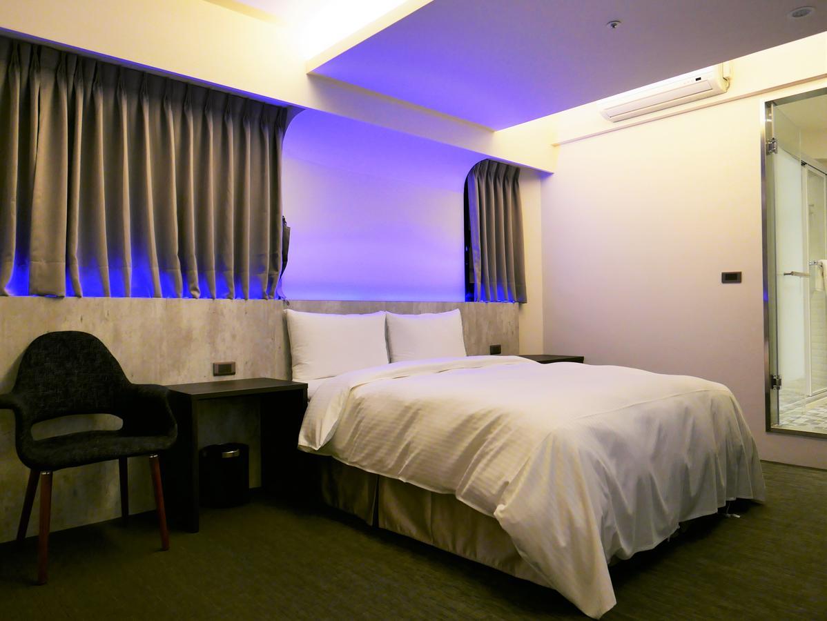 泊居旅店二館 Oursinn Hotel 2 Тайпей Екстериор снимка