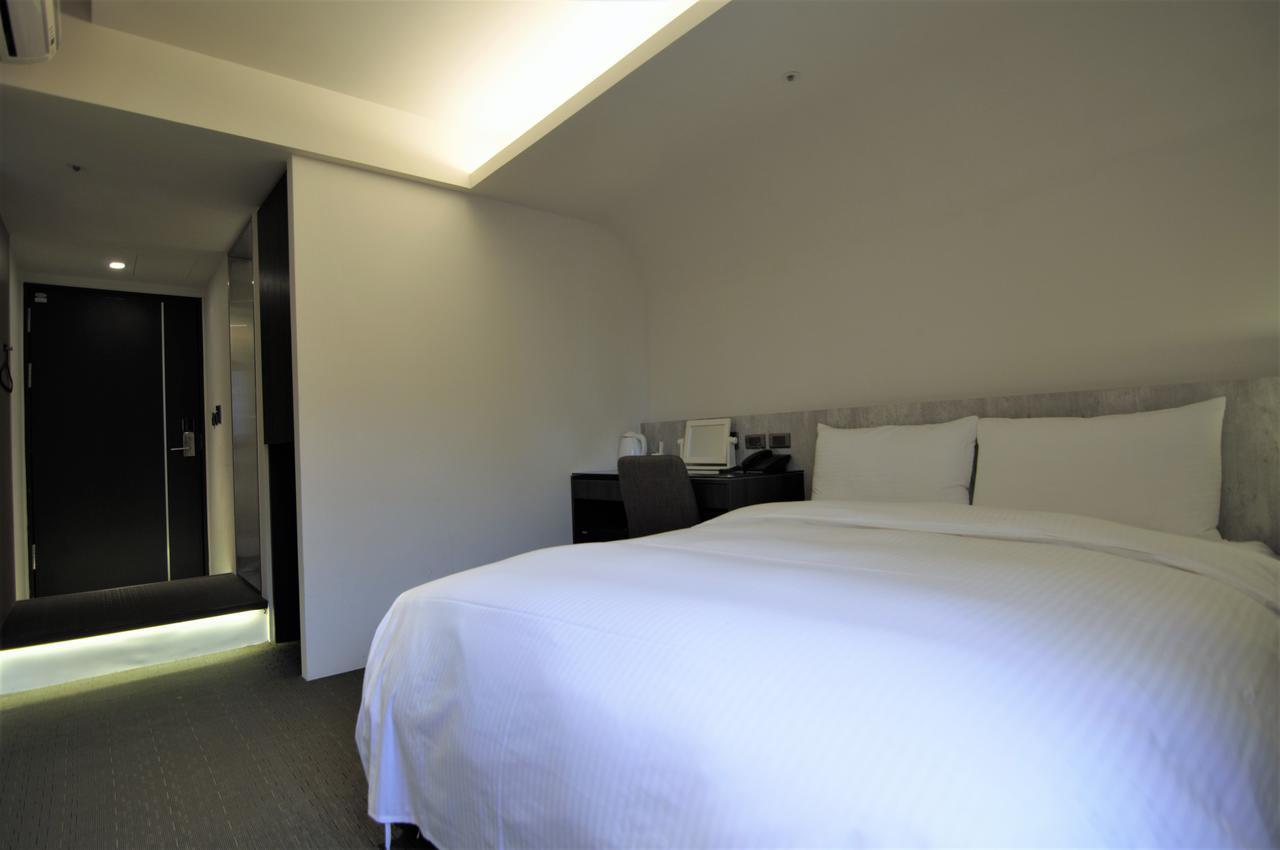 泊居旅店二館 Oursinn Hotel 2 Тайпей Екстериор снимка