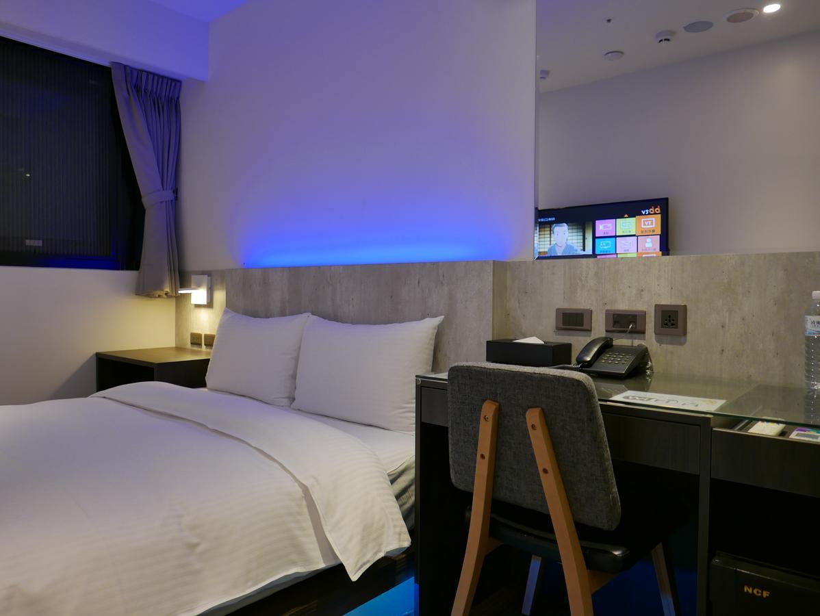 泊居旅店二館 Oursinn Hotel 2 Тайпей Екстериор снимка