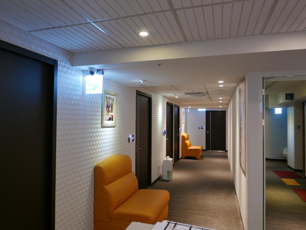 泊居旅店二館 Oursinn Hotel 2 Тайпей Екстериор снимка