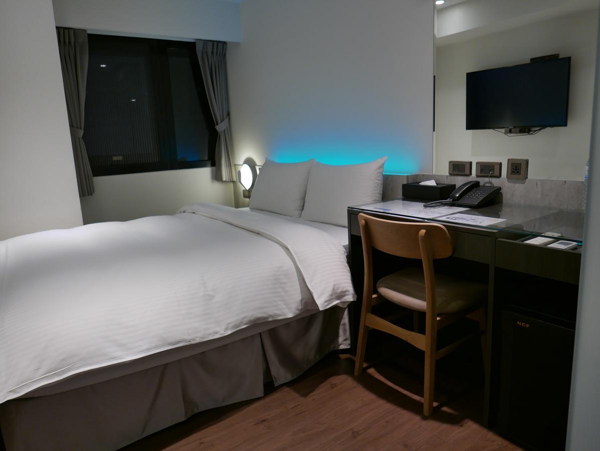 泊居旅店二館 Oursinn Hotel 2 Тайпей Екстериор снимка