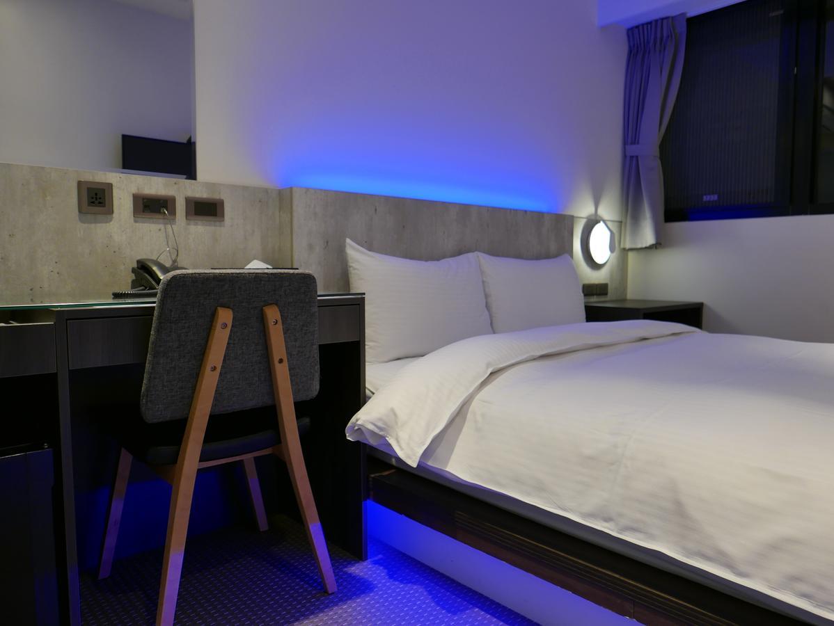 泊居旅店二館 Oursinn Hotel 2 Тайпей Екстериор снимка
