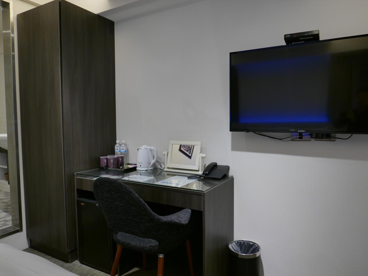 泊居旅店二館 Oursinn Hotel 2 Тайпей Екстериор снимка