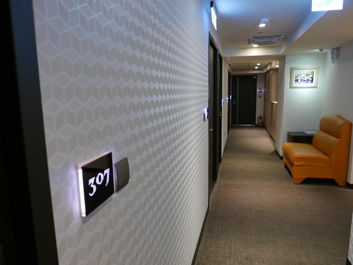 泊居旅店二館 Oursinn Hotel 2 Тайпей Екстериор снимка