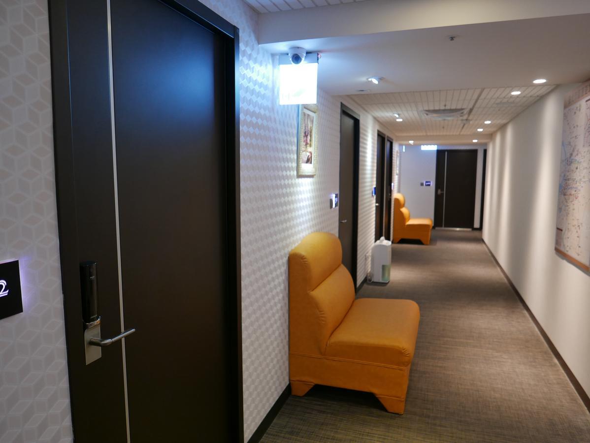 泊居旅店二館 Oursinn Hotel 2 Тайпей Екстериор снимка