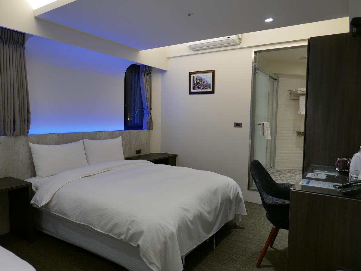 泊居旅店二館 Oursinn Hotel 2 Тайпей Екстериор снимка