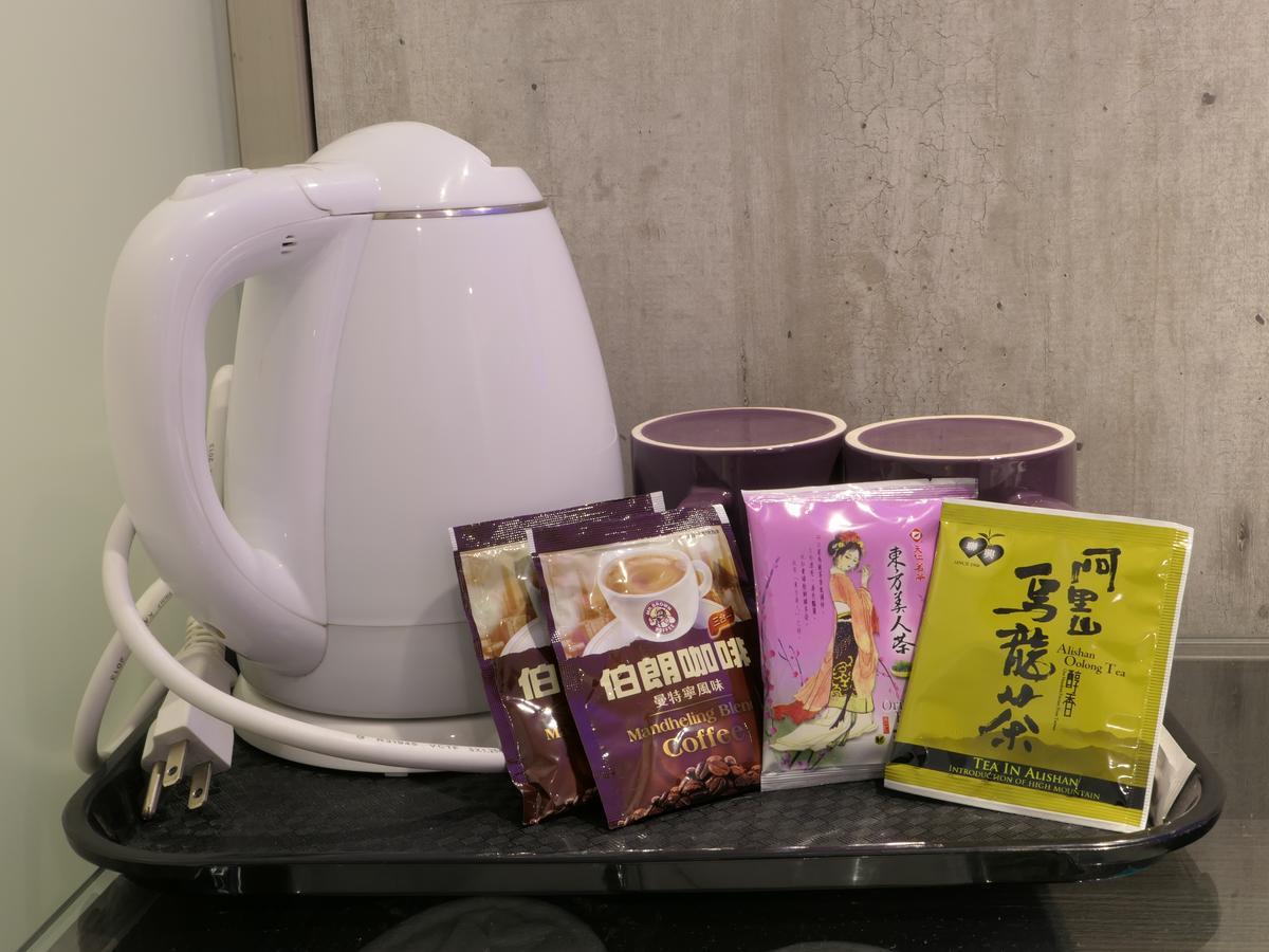 泊居旅店二館 Oursinn Hotel 2 Тайпей Екстериор снимка